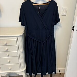 Elegant Navy blue Dress. Ties at waist. Gorgeous soft material. Pockets! Size 20